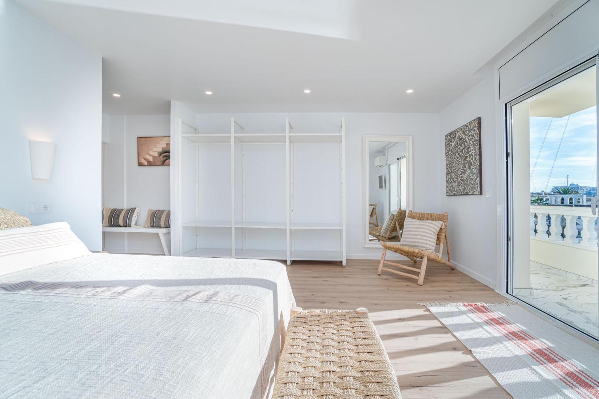 Moderno Apartamento Frente Al Canal Con Terrazas Apartment Empuriabrava Exterior photo